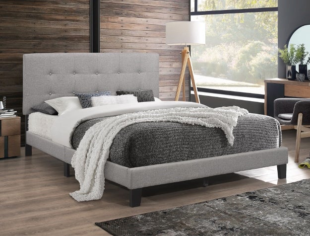 5283 Rigby Grey Platform King Bed