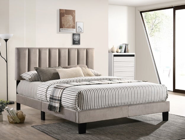 5155 Lyric Grey Velvet Platform King Bed